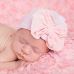 σκουφάκι για νεογέννητο ροζ με φιόγκο