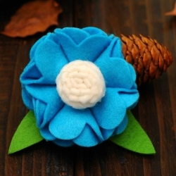 Κλιπ κοκαλάκι μαλλιών Aquamarine felt flower